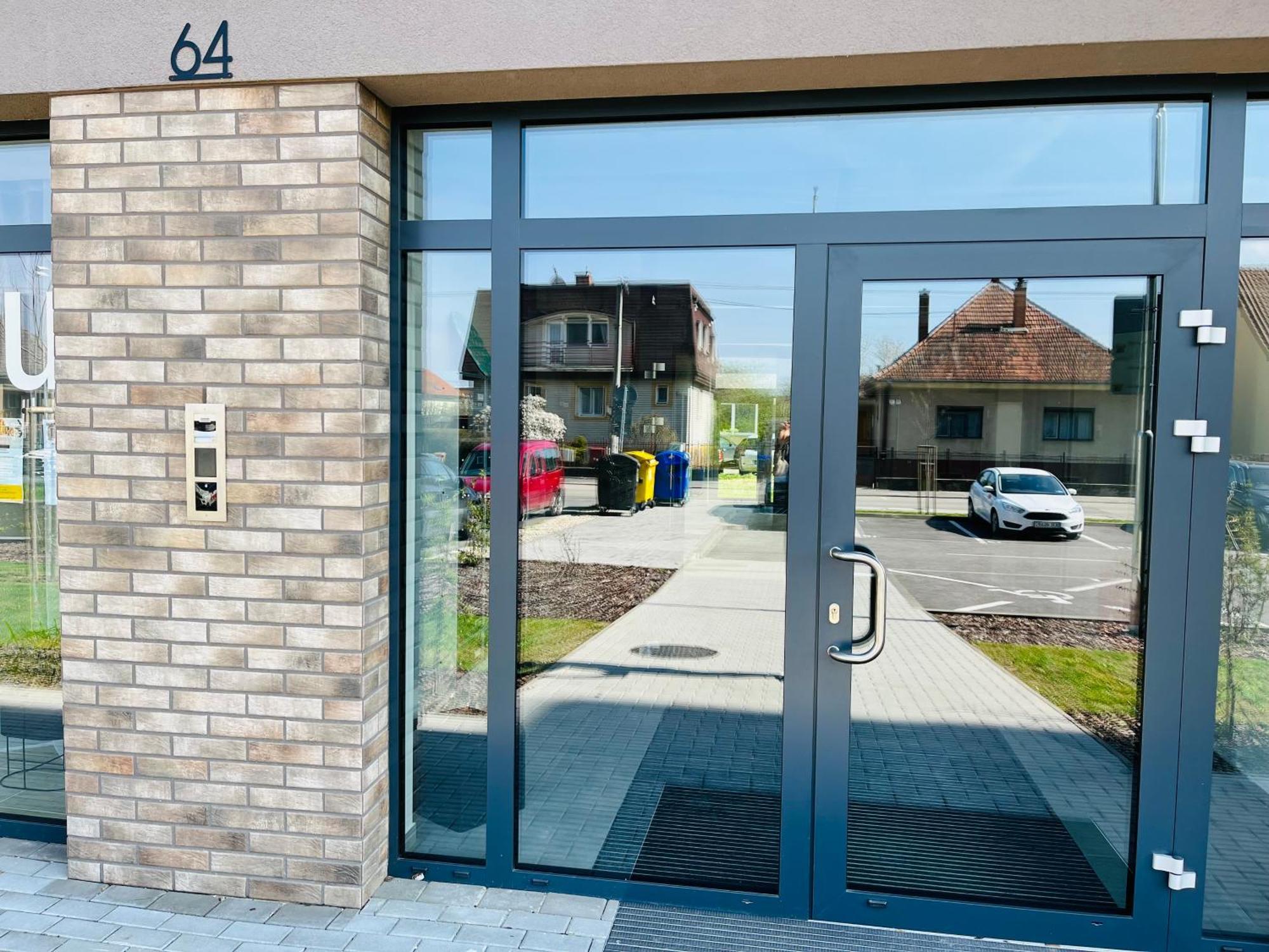 Апартаменты Apartman Sitka Тренчин Экстерьер фото